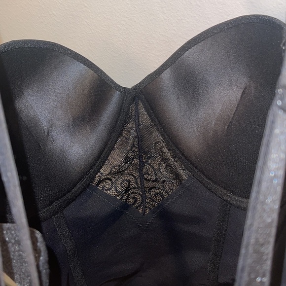 ❤️NEW!!!❤️Strm Line Shaping Cami. 36C. - Picture 13 of 16